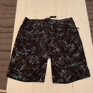 Lululemon Men's Live In Practice Current State Hybrid Board Shorts